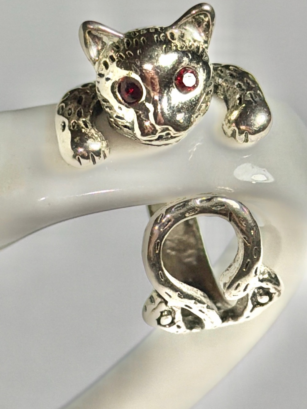 Silver Cat Wrap Ring Red Rhinestone Crystal Eyes Adjustable Animal Open Band - Picture 5 of 5